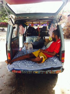 Couple travelling, Travel, Wanderer, Wanderlust, Puppies, Street Dogs, Street Puppies, Maruti van